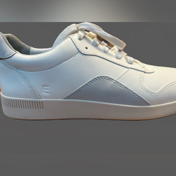 NWOB Everlane The ReLeather® Court Sneaker Off White with Gray, Size 9. - Picture 10 of 15